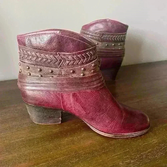 Jessica Simpson Woman’s Red Leather Studded Harness Biker Ankle Boots- Size 7 - Picture 6 of 10